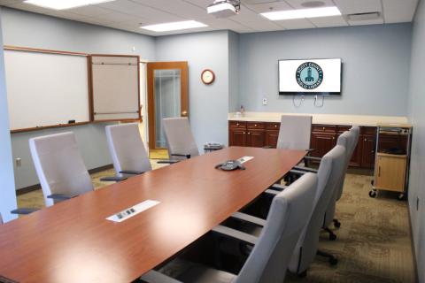 Picture of Meeting Room G with table and chairs